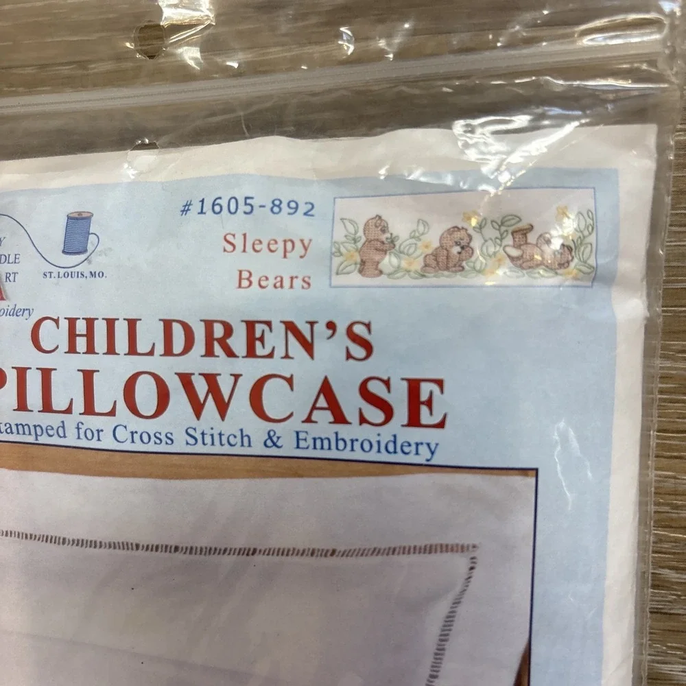 Jack Dempsey NEW Child Pillowcase Stamped Cross Stitch Embroidery SLEEPY BEARS